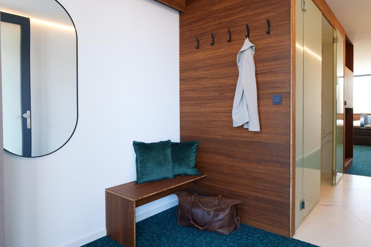 Tin Inn - Hueckelhoven - Das Hotel Aus Hochwertig Ausgebauten Ueberseecontainern 외부 사진