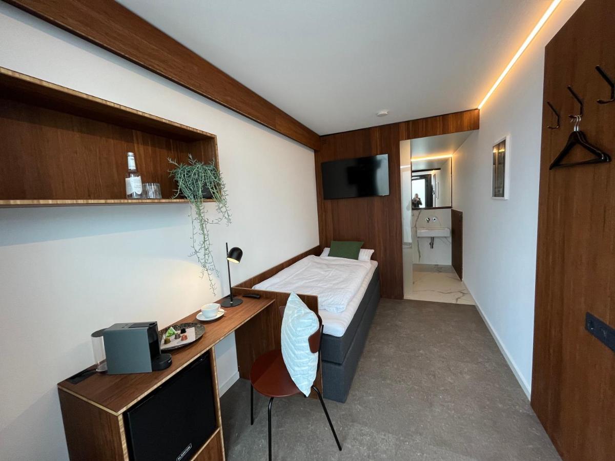 Tin Inn - Hueckelhoven - Das Hotel Aus Hochwertig Ausgebauten Ueberseecontainern 외부 사진