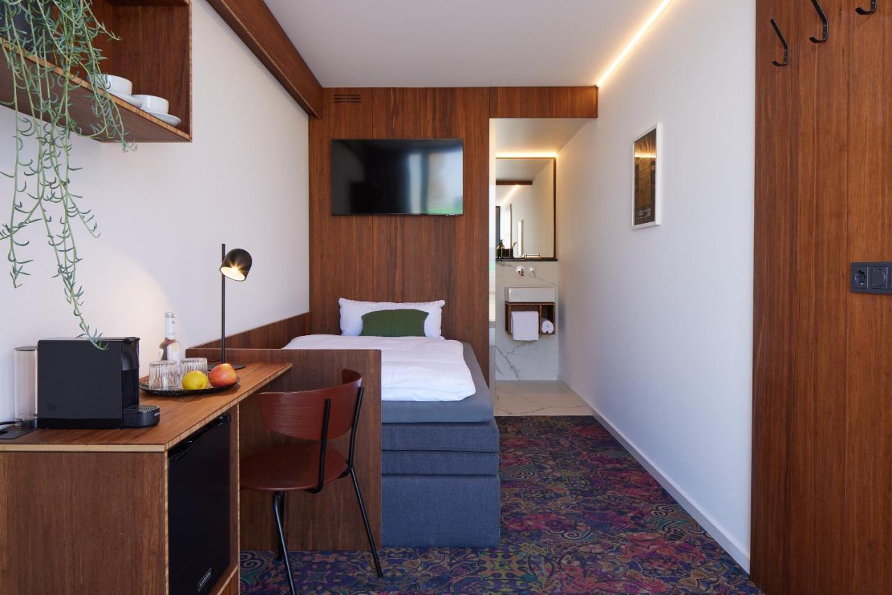 Tin Inn - Hueckelhoven - Das Hotel Aus Hochwertig Ausgebauten Ueberseecontainern 외부 사진