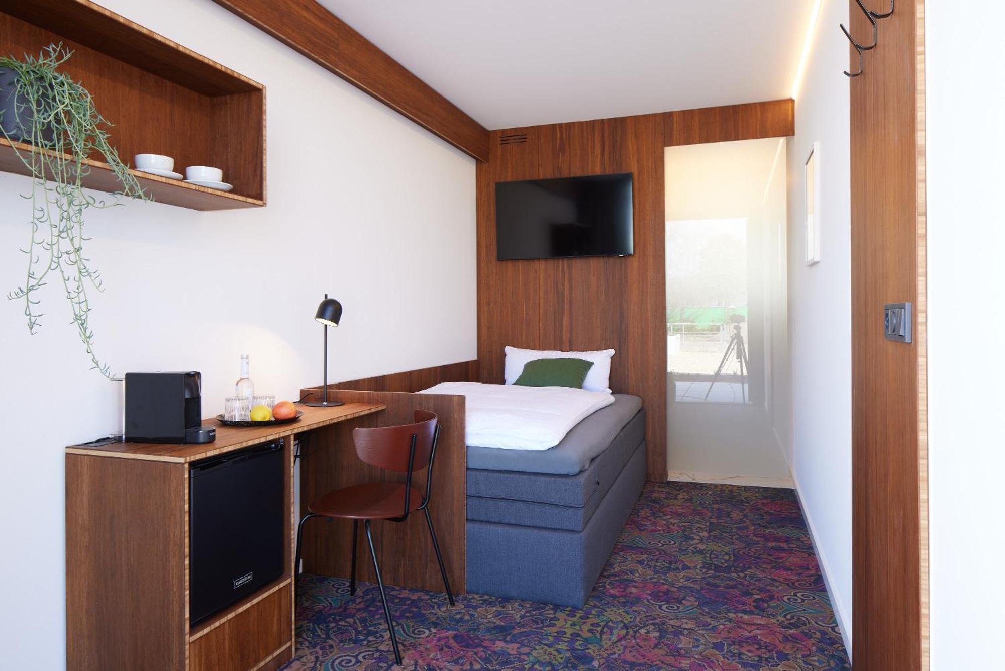 Tin Inn - Hueckelhoven - Das Hotel Aus Hochwertig Ausgebauten Ueberseecontainern 외부 사진